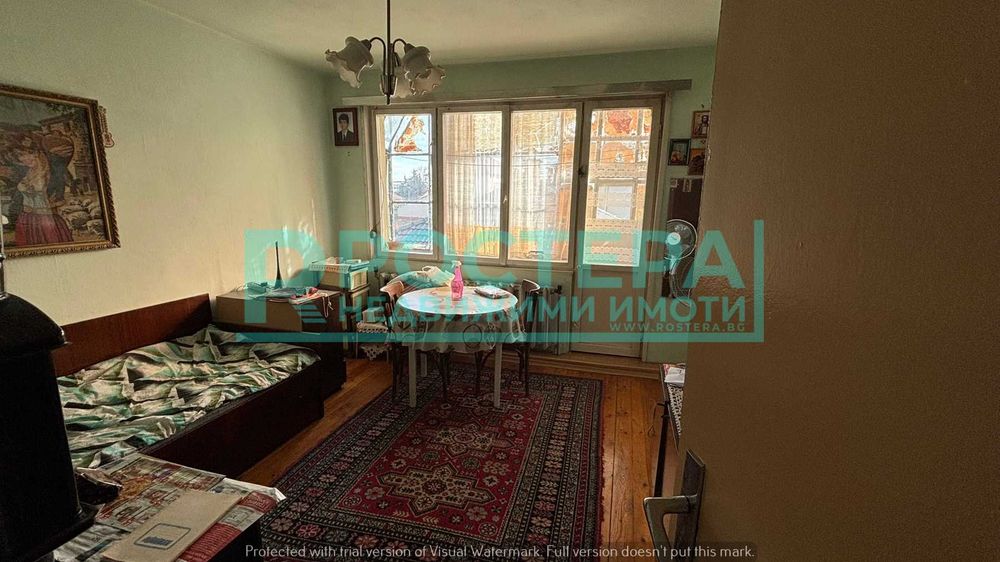 Многостаен Етаж от Къща - кв. Вароша