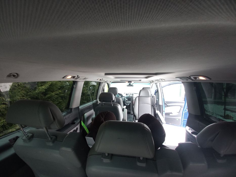 Mercedes viano Extralong ,anul 2011 , kilometri reali , 7 locuri . 

M