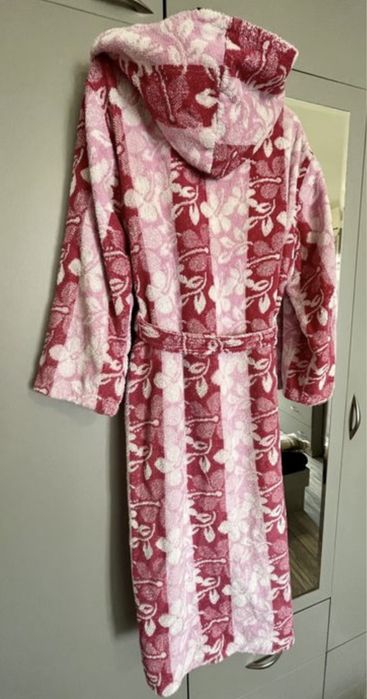 Бански, бюстиета за фитнес, халат за баня