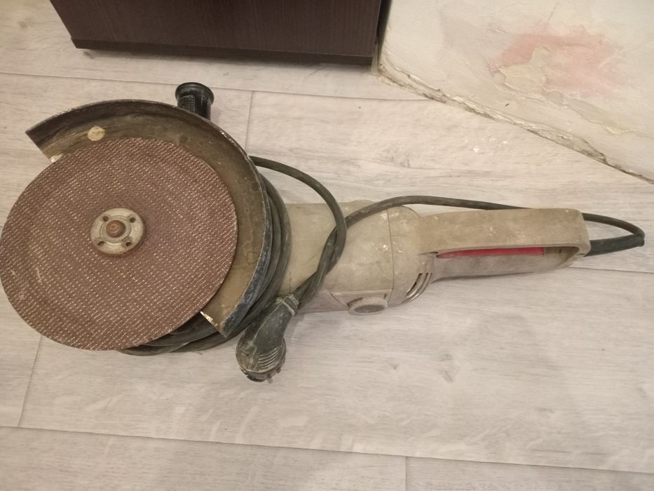 Crown 230 Балгарка