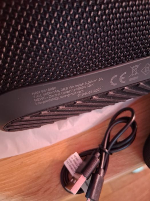 Boxă portabilă bluetooth