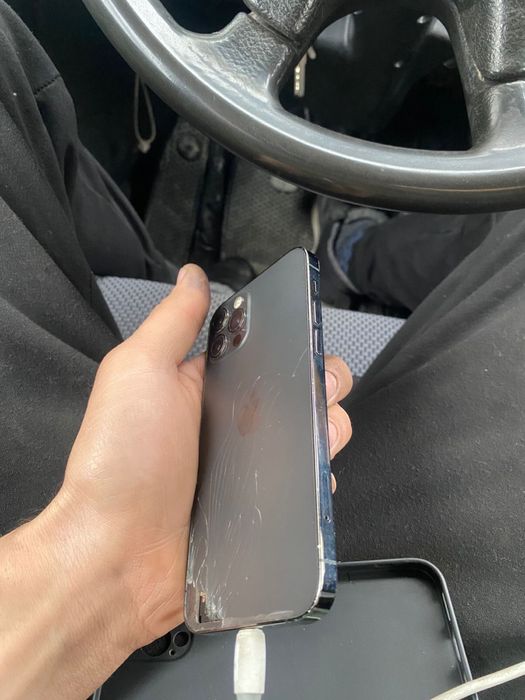 продам 12про 256 емкость 72