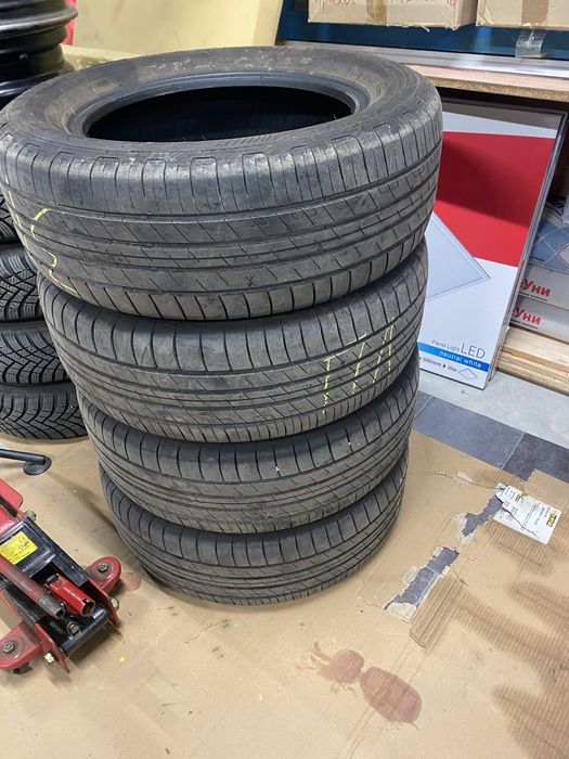 Гуми good year 215//60/16