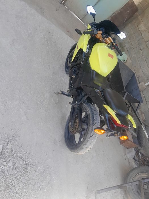 Honda 250 sotiladi, barter ham bor