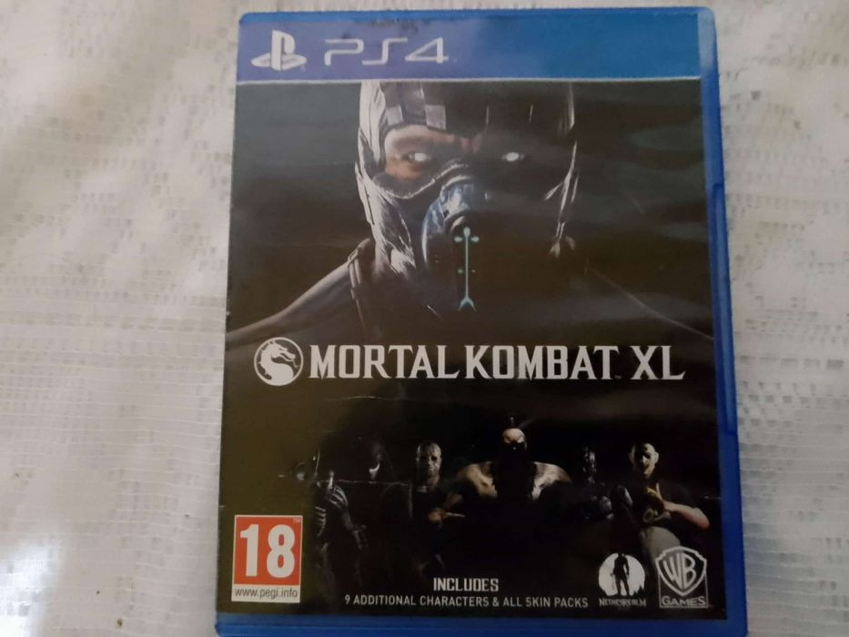 Vând jocuri ps4 foarte puțin folosite