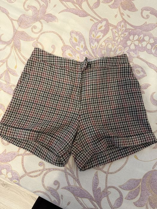 Costum H&M toamna stofa cu pantaloni scurti