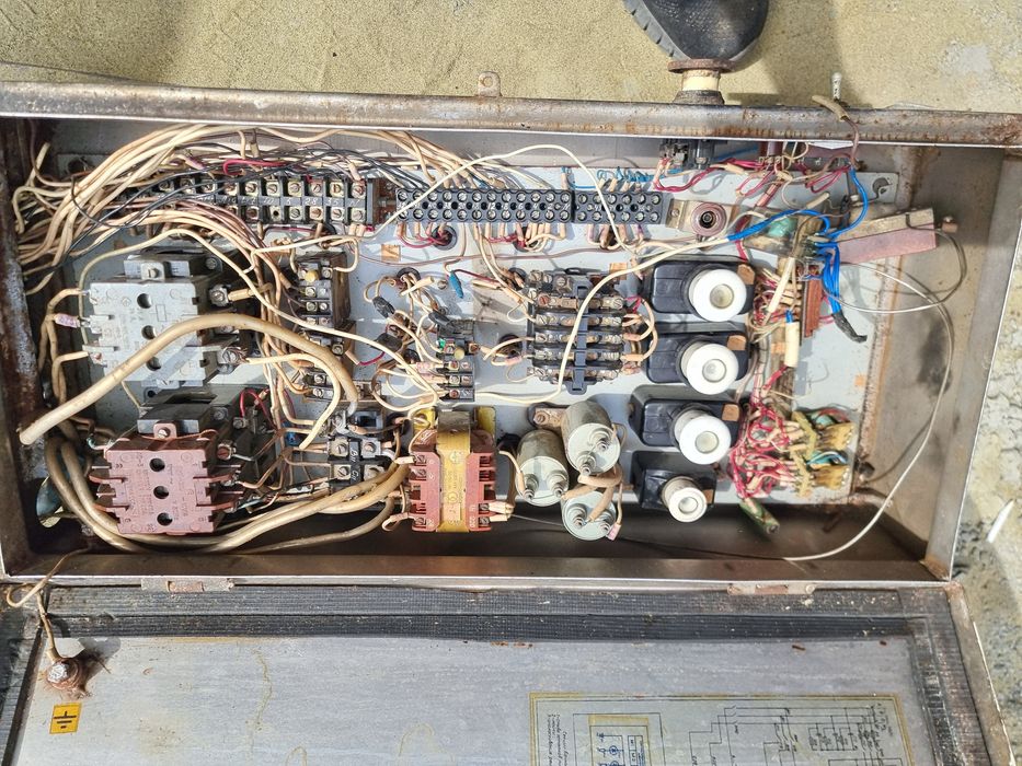 Щит электрический Л-5-НМТ-2А