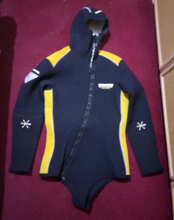 Costume de inot din neopren diferite marimi si preturi pentru adulti si copii