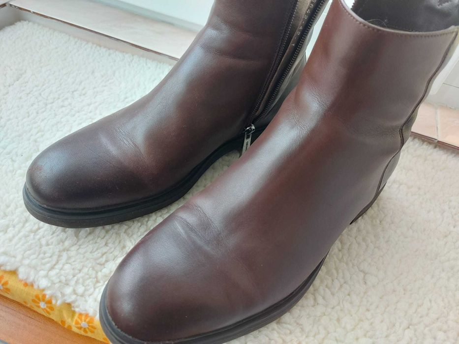 Vand ghete barbati din piele culoare maro marimea 42