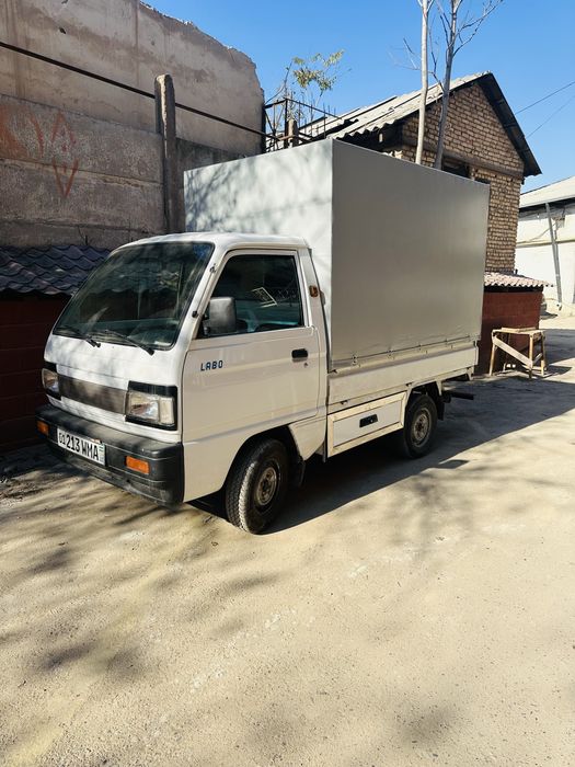 Labo avtomabiliga tent furgon hizmati