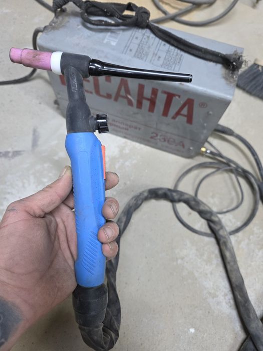 Аргонодуговой аппарат.