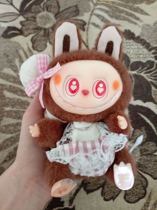 Лабубу игрушка тренд