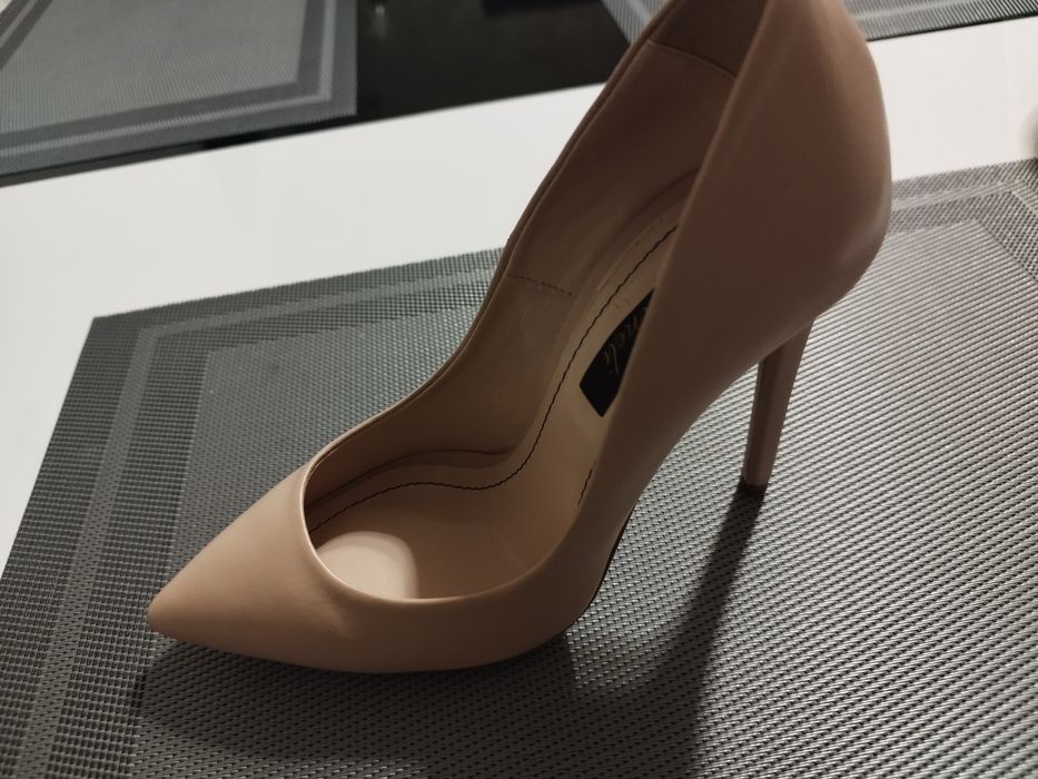 Vând pantofi piele Mineli