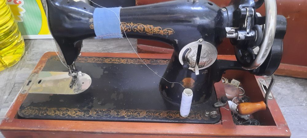 Швейная машинка ручная