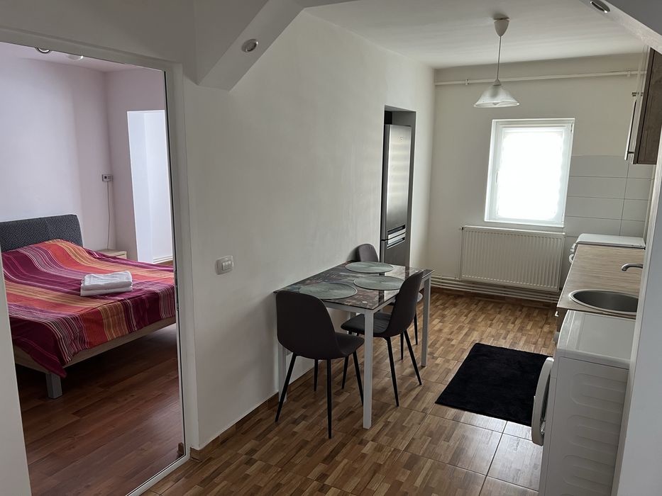 Inchiriez apartament 2 camere