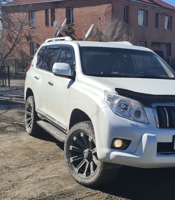 Продам комплект колес шины и титанки