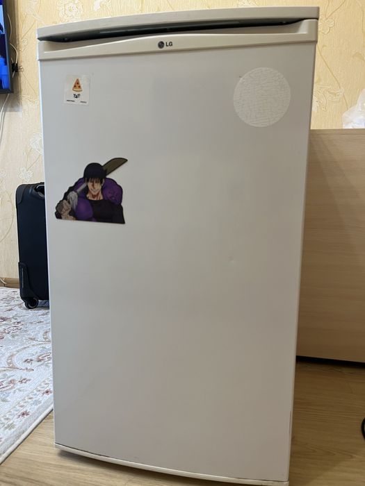 Продам мини холодильник LG