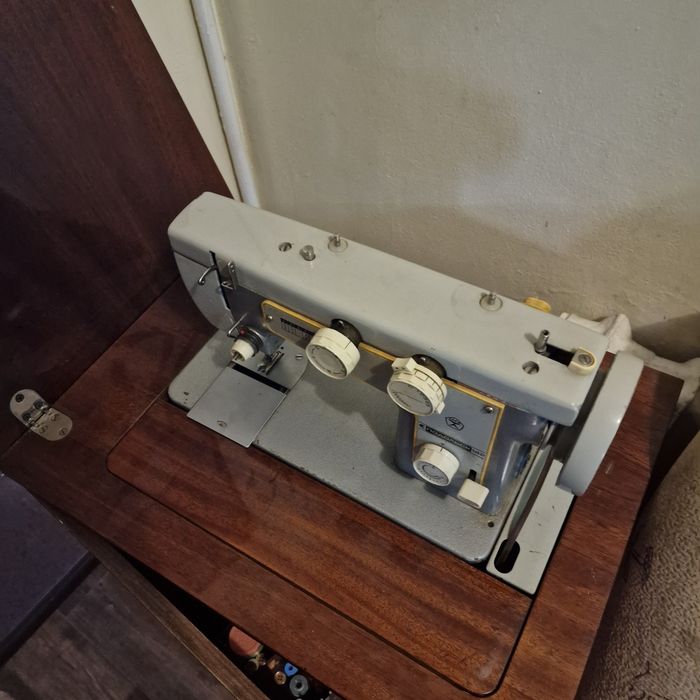 Швейная машина советская