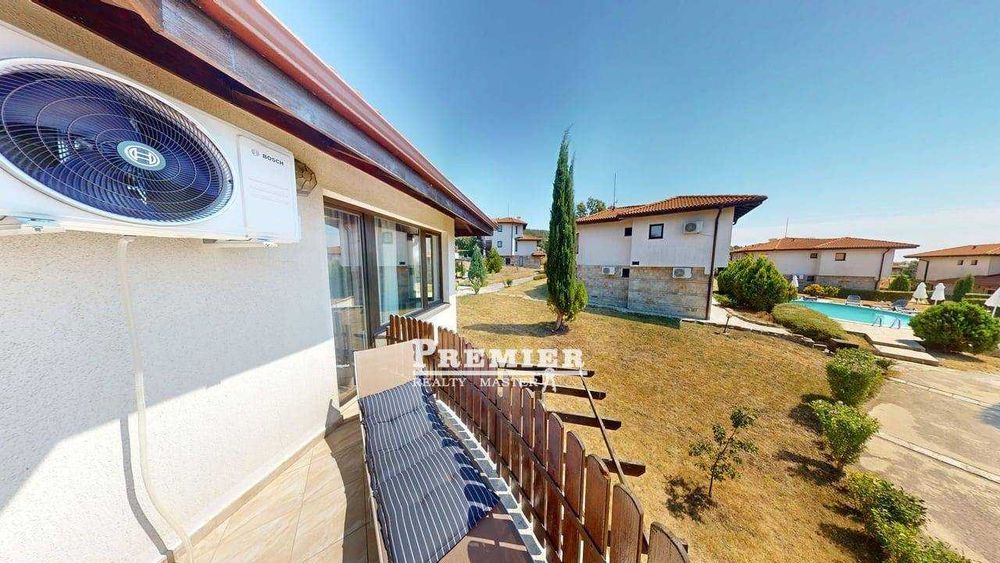 Продава се Тристаен апартамент в к.к. Слънчев бряг - 90000 кв.м за 1 €/кв.м - Снимка #12