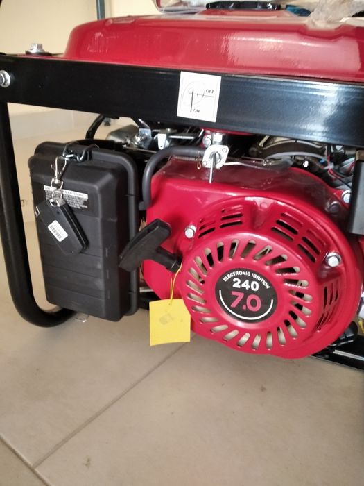 3.5 киловата Бензинов генератор за ток с Ел стартер и Дистанционно