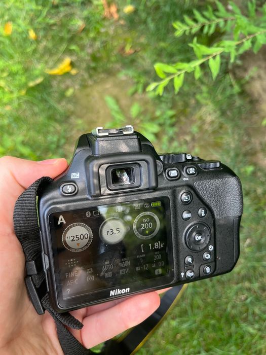 DSLR Nikon D3500 + accesorii