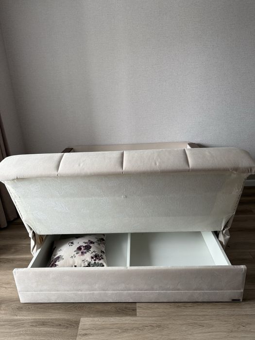 Продам диван.