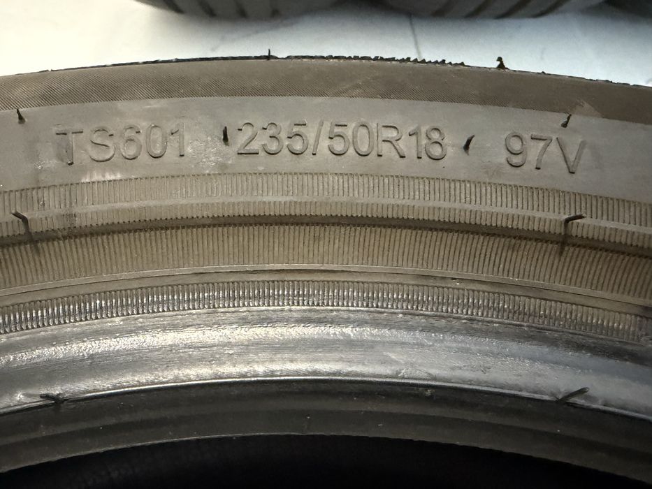 Продам покрышки r18 235/50