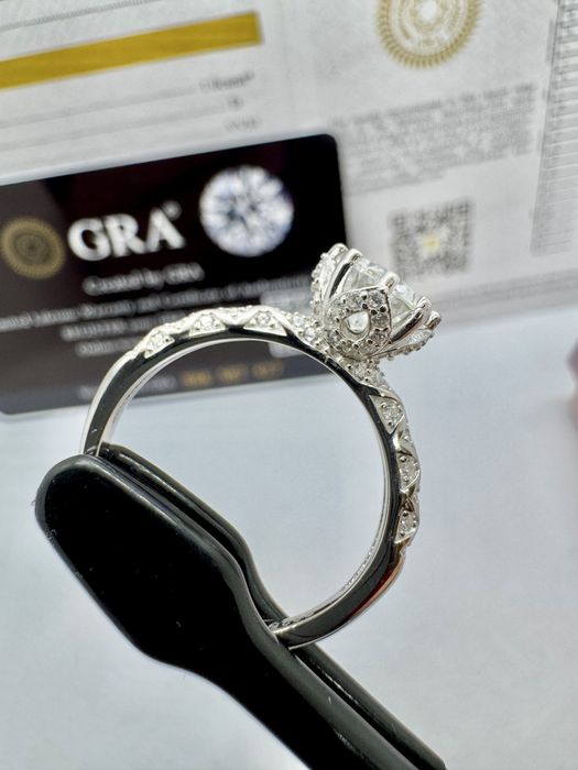 Сребърен пръстен с мойсанит (Диамант) 1 карат