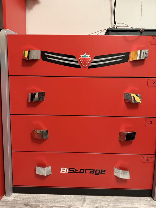 Продам спальный гарнитур cilek