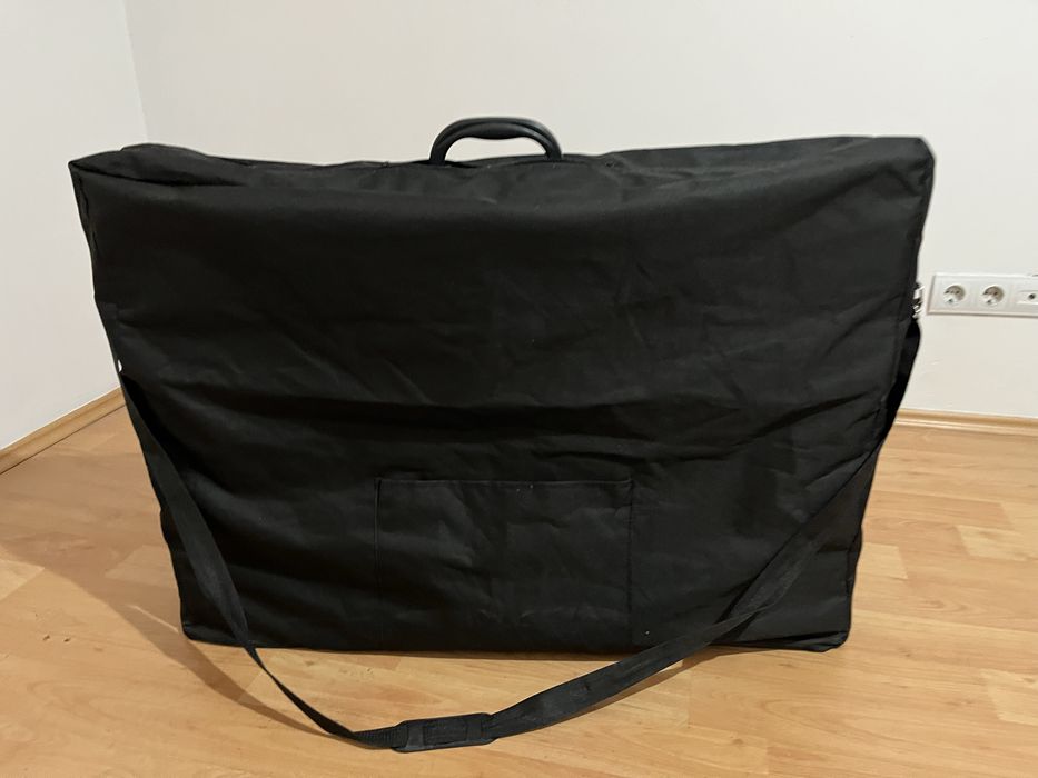 Надежный кушетка