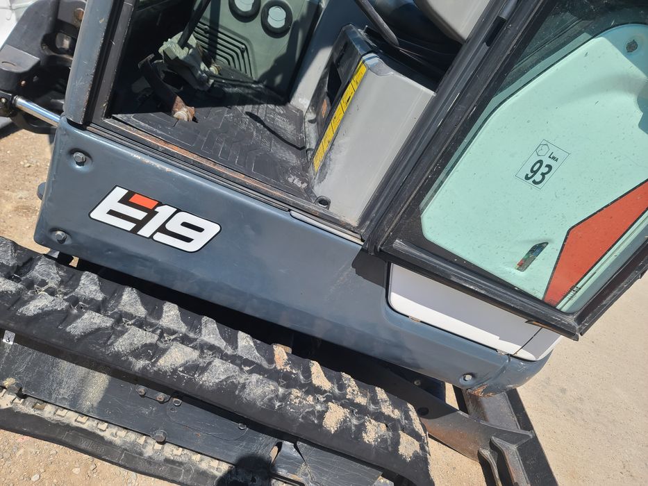 Bobcat E19 Long Arm
