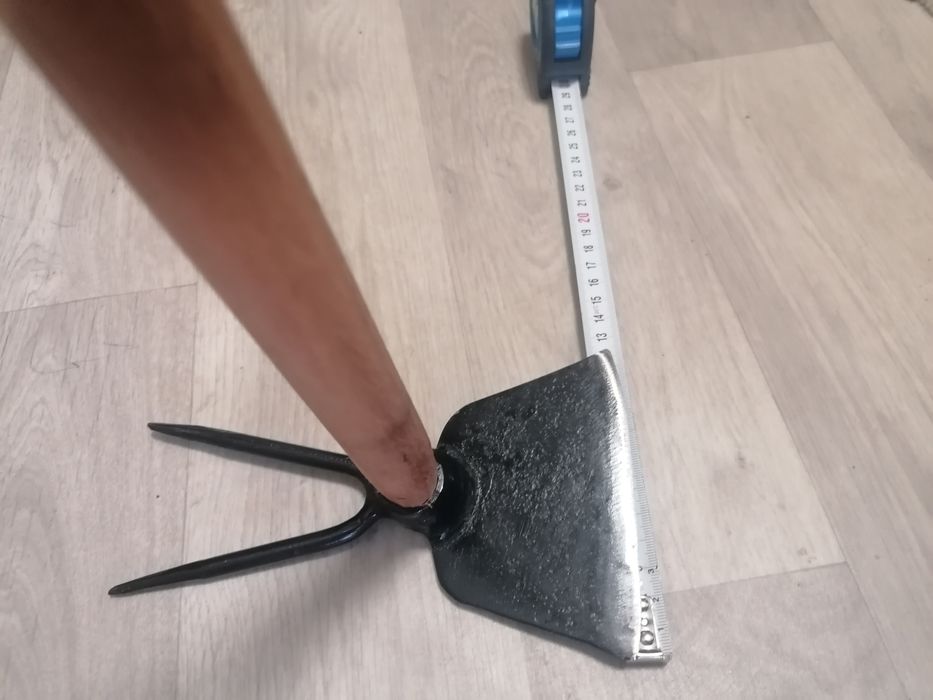 Sapă din foaie arc pentru straturi