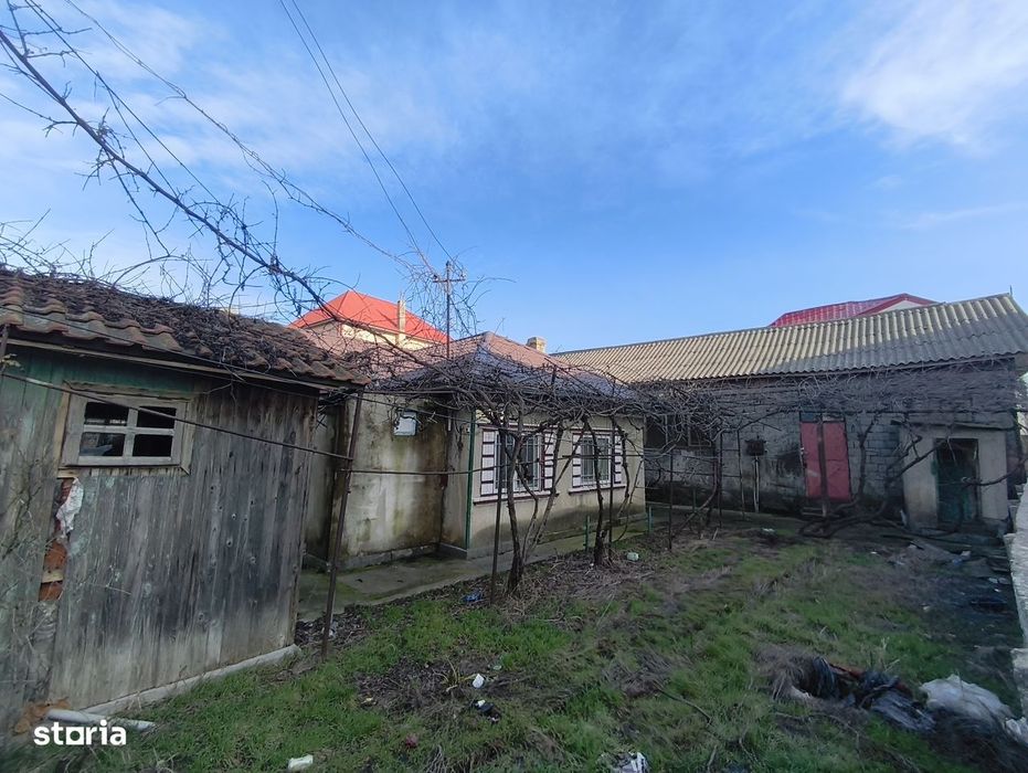 Casa Ovidiu chirpici+atelier 100 mp BCA/garaj 2-3 masini. Teren 350 mp