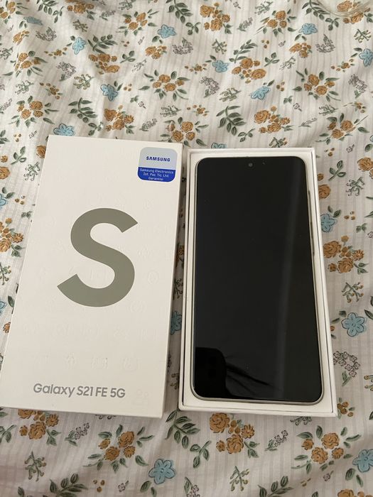 Продаю Samsung Galaxy S21