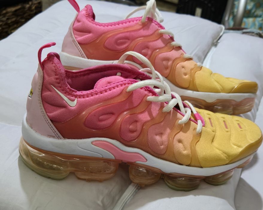 Nike Air Vapormax Plus pink оригинални дамски сникърси 38. Номер