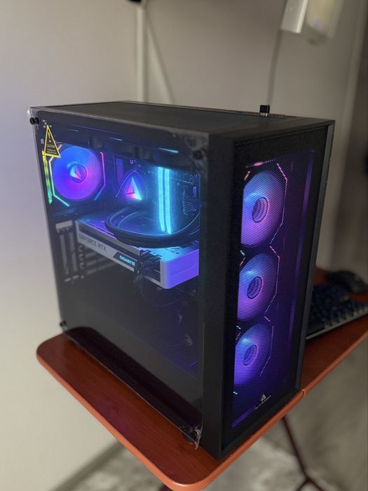 Setup PC Gaming cu Ryzen 7 7800X3D + RTX 3070 Vision White + Alienware 360Hz