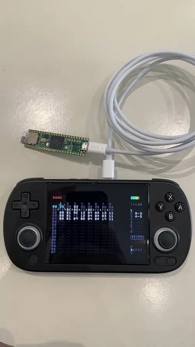 Kit complet M8 Headless Dirtywave – Anbernic RG40XX H + Teensy 4.1 Sigilat + Accesorii