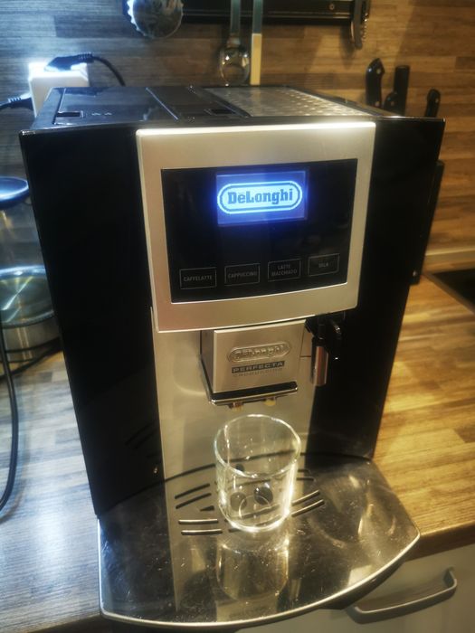Delonghi Perfecta Graphic Touch ESAM 5600

Delonghi Perfecta Graphic