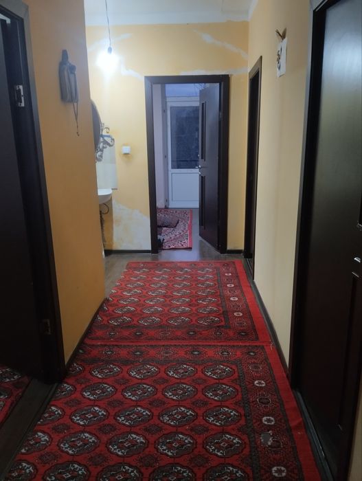 Uy sotiladi 200 kvadrat