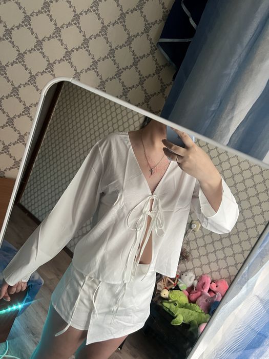 Продам , жилетку , шорты , рубашку