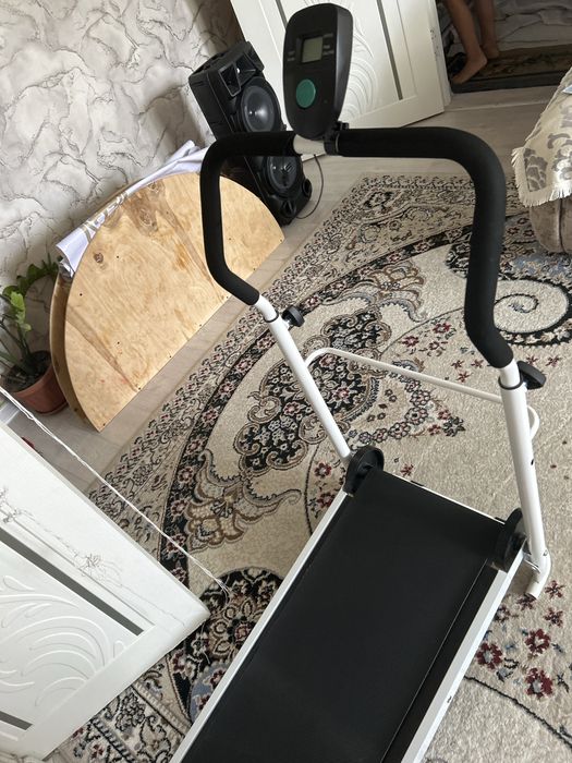 беговая дорожка.