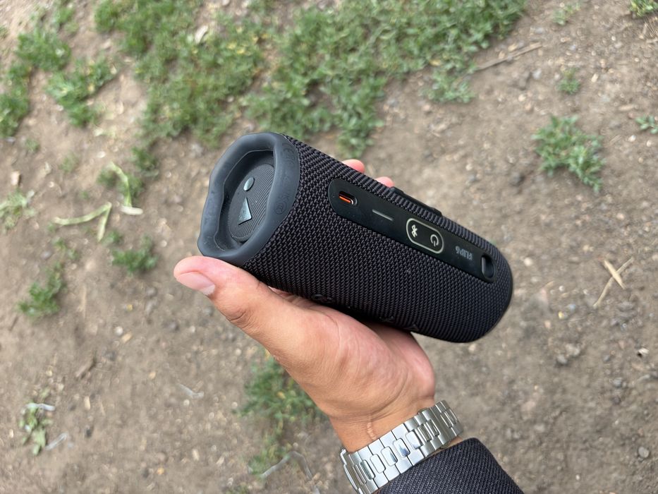 jbl flip 6 оригинал не рабочая!