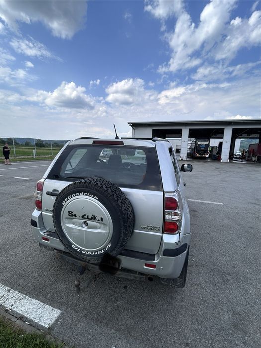 Vând Suzuki Grand Vitara !