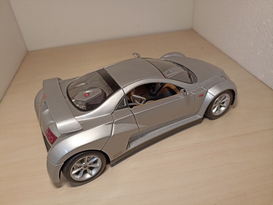 Bburago prima giugiaro design 2002