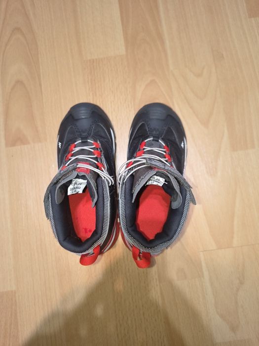 Bocanci drumeție băieți Quechua mărimea 28 ,preț 60 lei