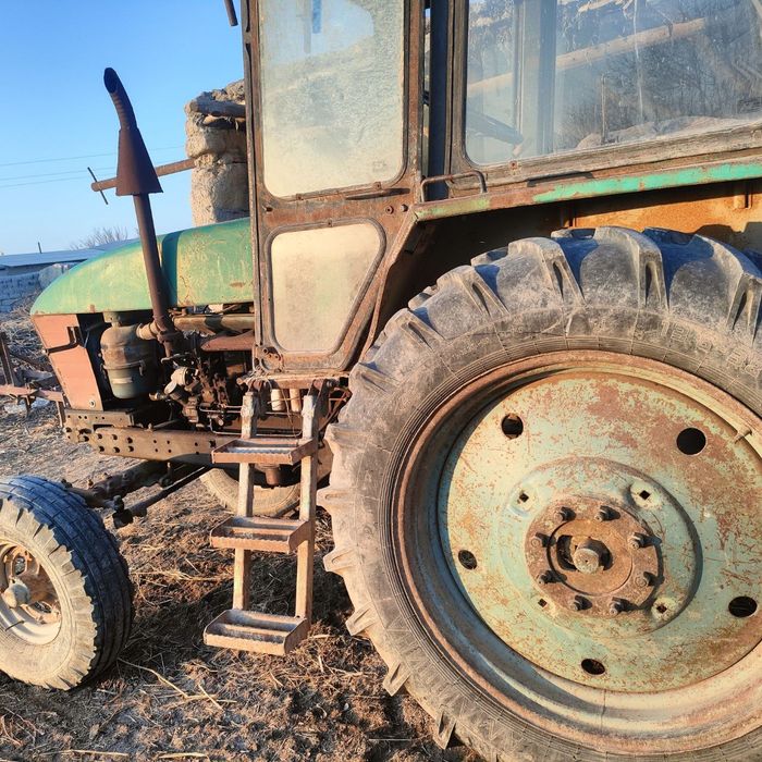 Traktor sotiladi Narxi 22 Milyon