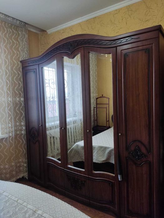 Спальный гарнитур и кровать