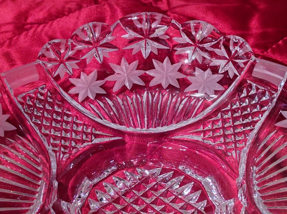 Хрустальная вазочка