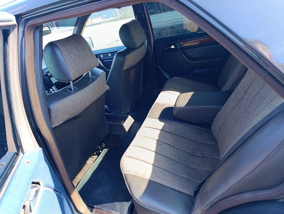 Мерс 124 2.8 по докам 2