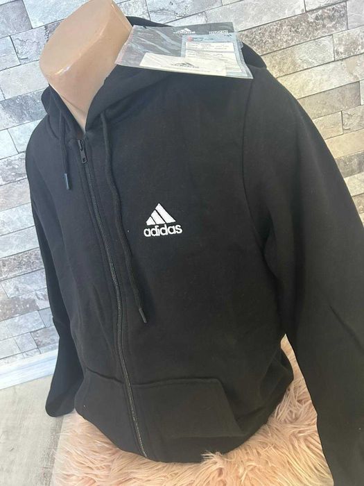 hanorac adidas model 2025